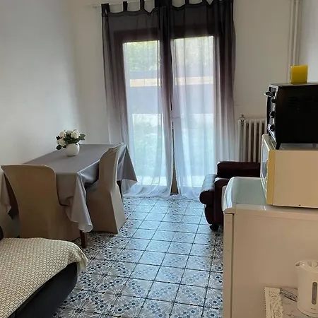 לינה וארוחת בוקר Chez Souka קרקסון