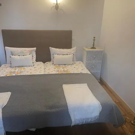 לינה וארוחת בוקר Chez Souka קרקסון