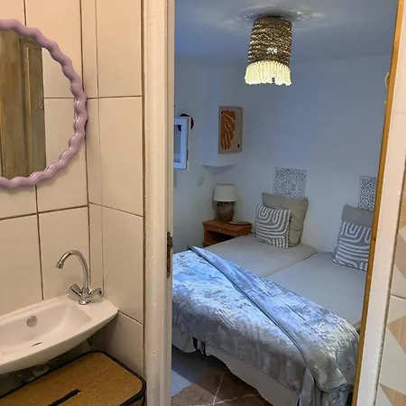 Πανσιόν Chez Souka 3*